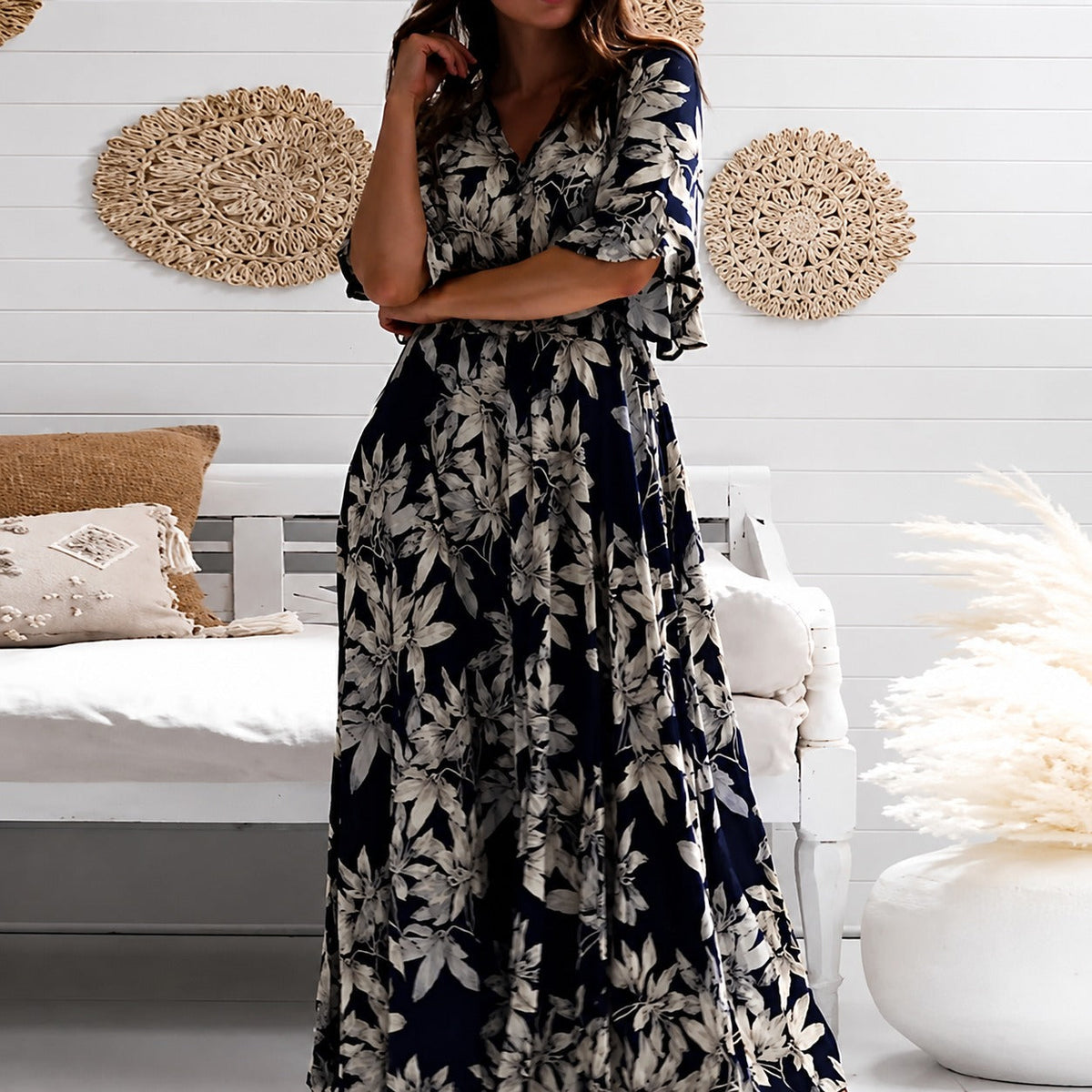 Michaela - Stilvolles, Lässiges Blumenkleid in Midilänge