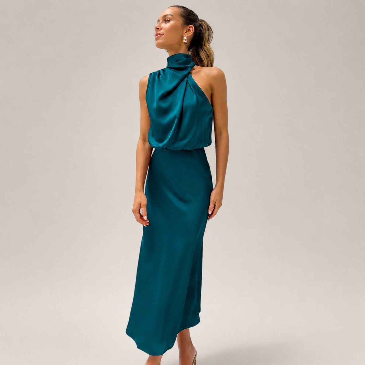 Lillie - Stilvolles Kleid mit Neckholder-Ausschnitt