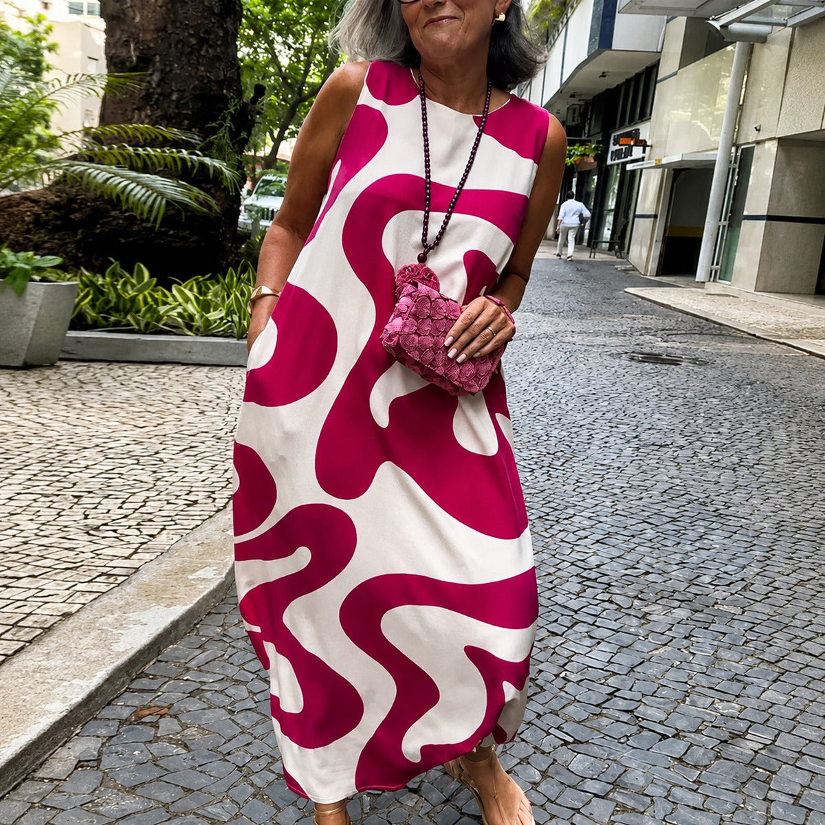 Taylor - Elegantes ärmelloses Kleid mit geometrischen Mustern
