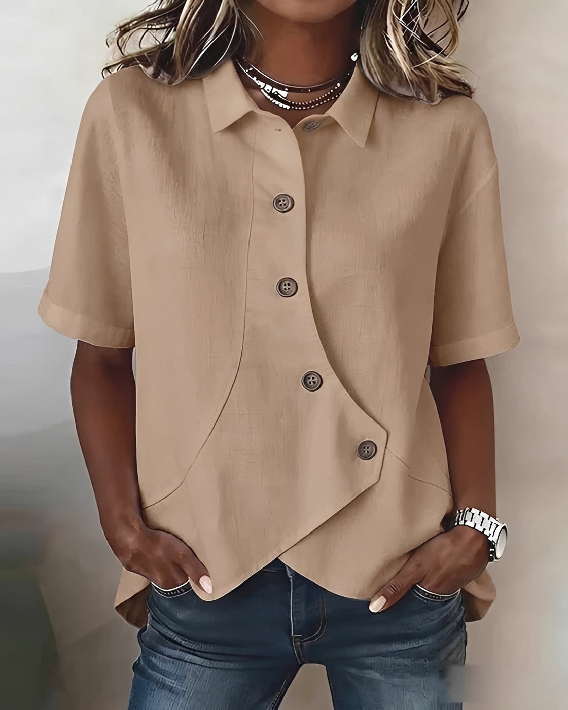 Mia - Bluse mit schräg verlaufender Knopfleiste