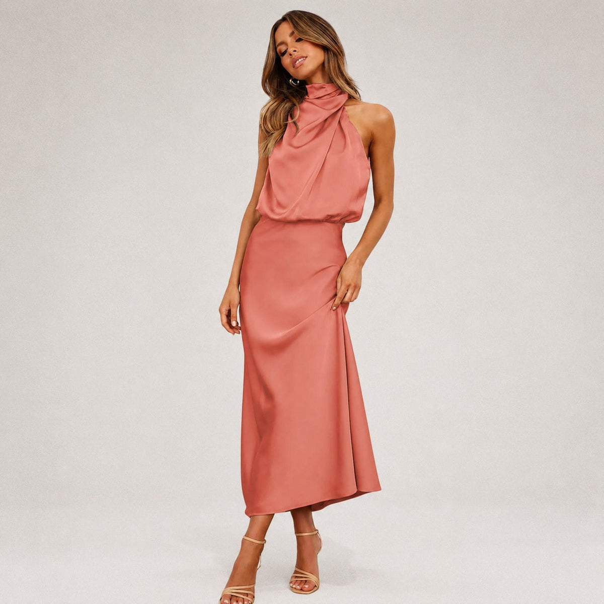 Lillie - Stilvolles Kleid mit Neckholder-Ausschnitt