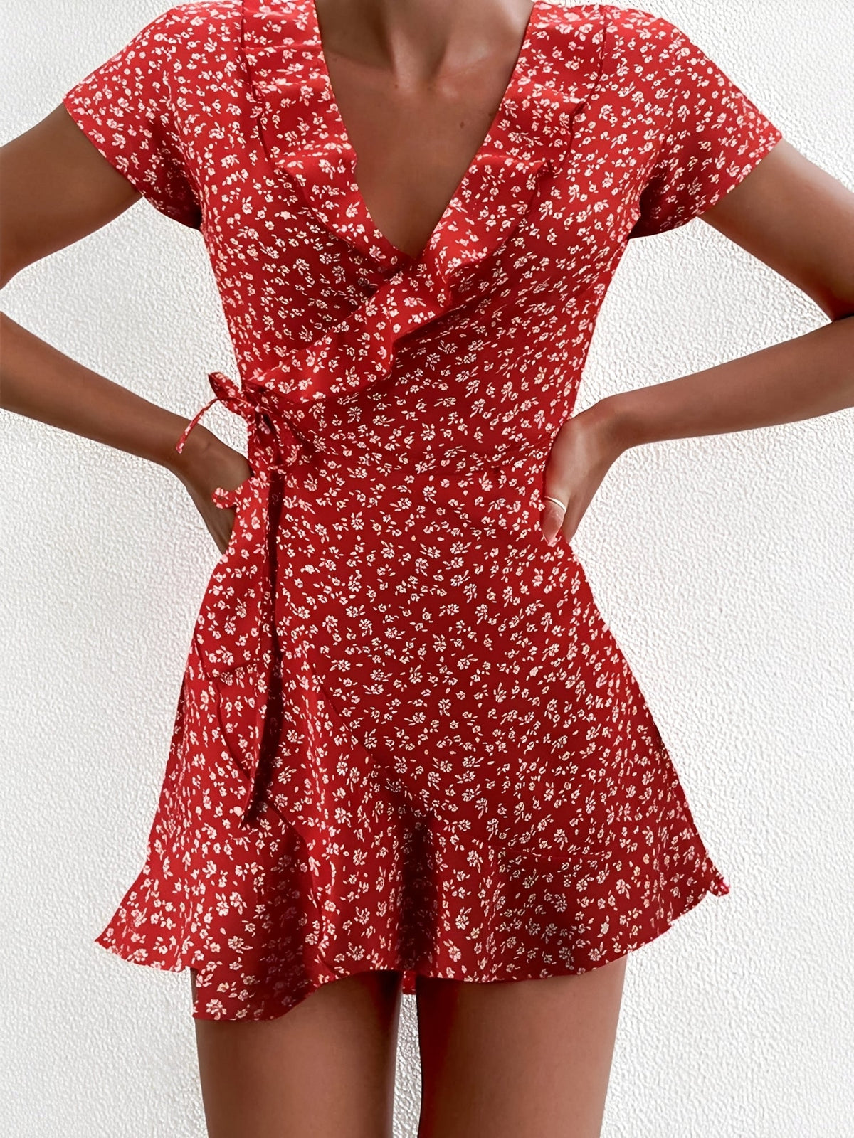 Betsy - Elegantes Mini-Kleid mit Blumenmuster