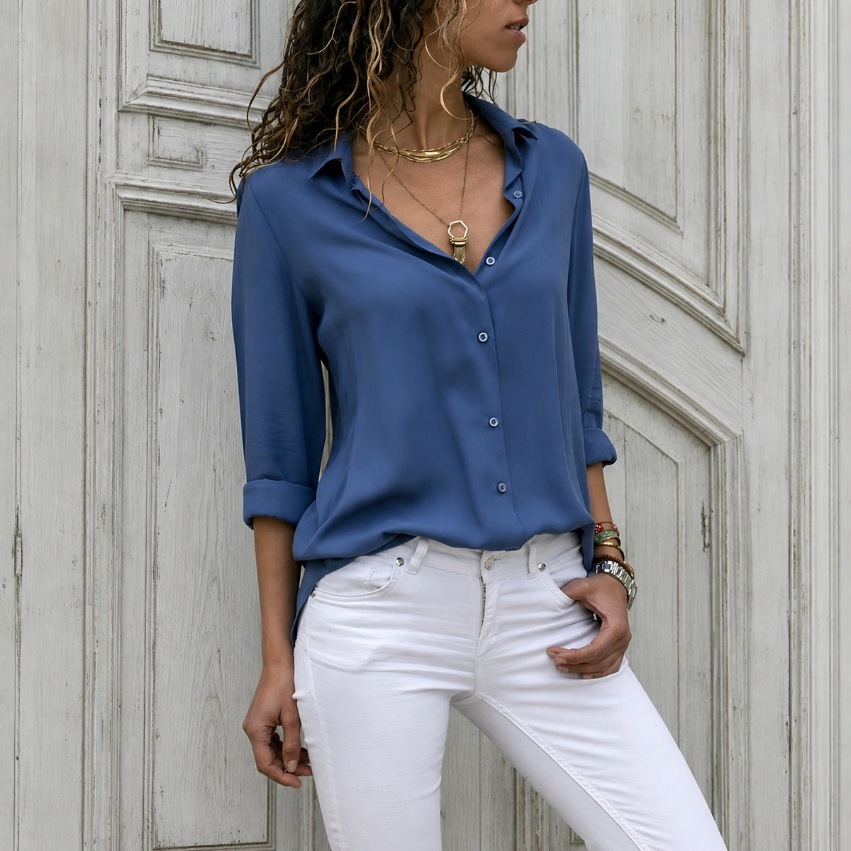 Aiah - Legere Bluse mit V-Ausschnitt