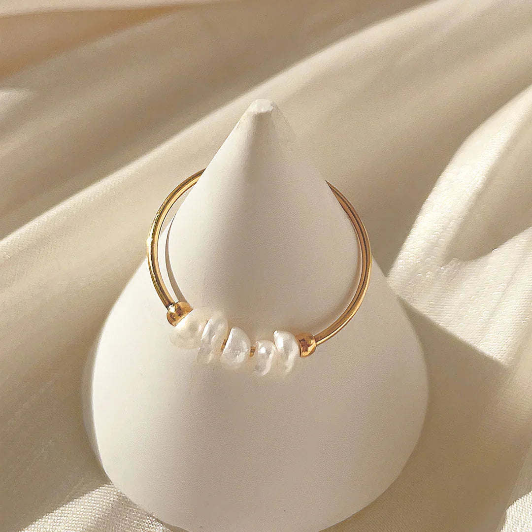 Miori – Ring mit natürlichen Perlen in Gold