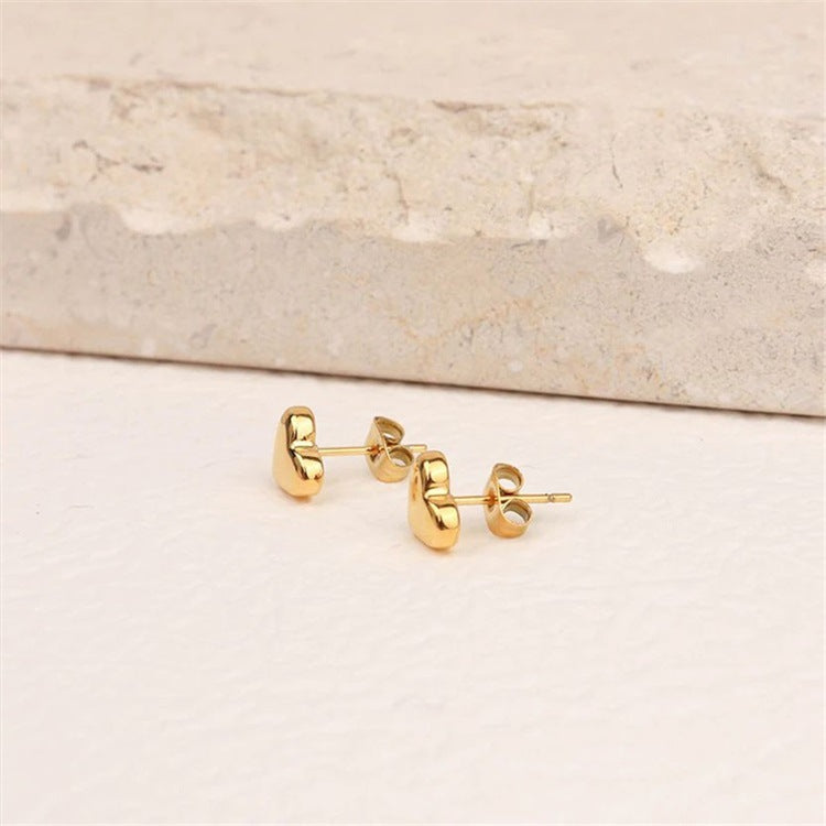 Mila – Herzohrringe in Gold
