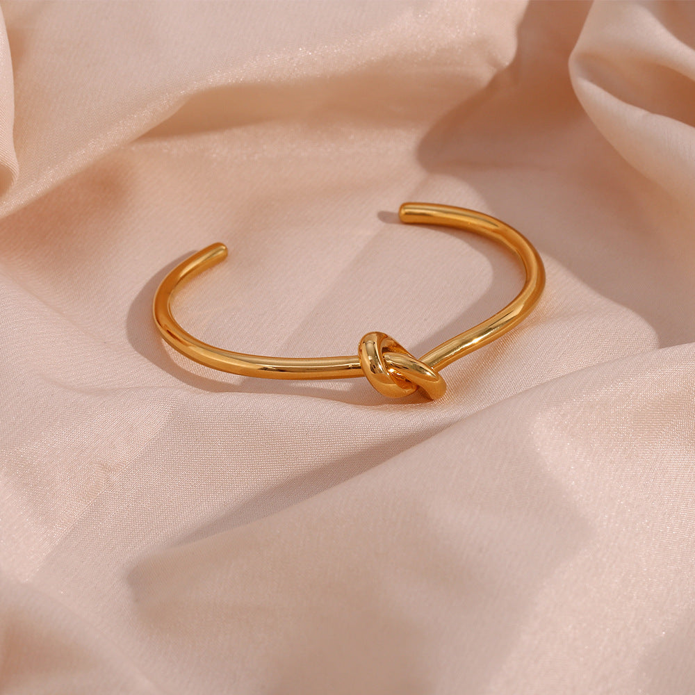 Louisa - Armband mit Knoten in Gold