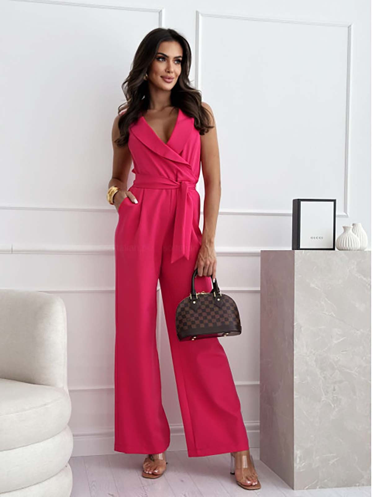 Ärmelloser Overall – eleganter Schnitt aus hochwertigem Stoff