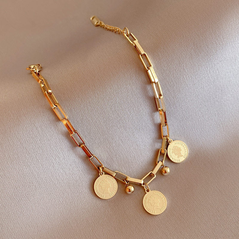 Maja – Einstellbares Armband mit Goldmünzen