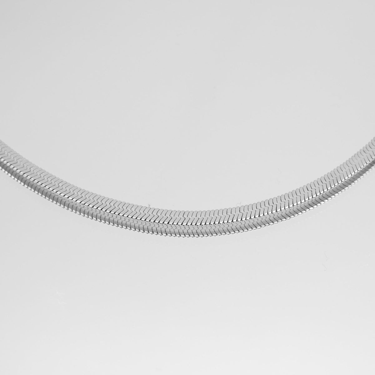 Juliette – Stilvolle Chevron-Halskette