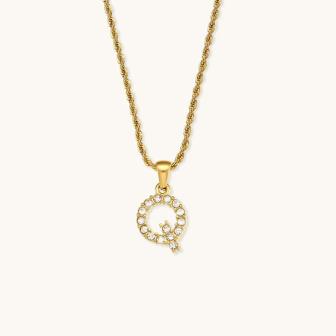 Maeve – Halskette mit Initialen und Glanzdetails