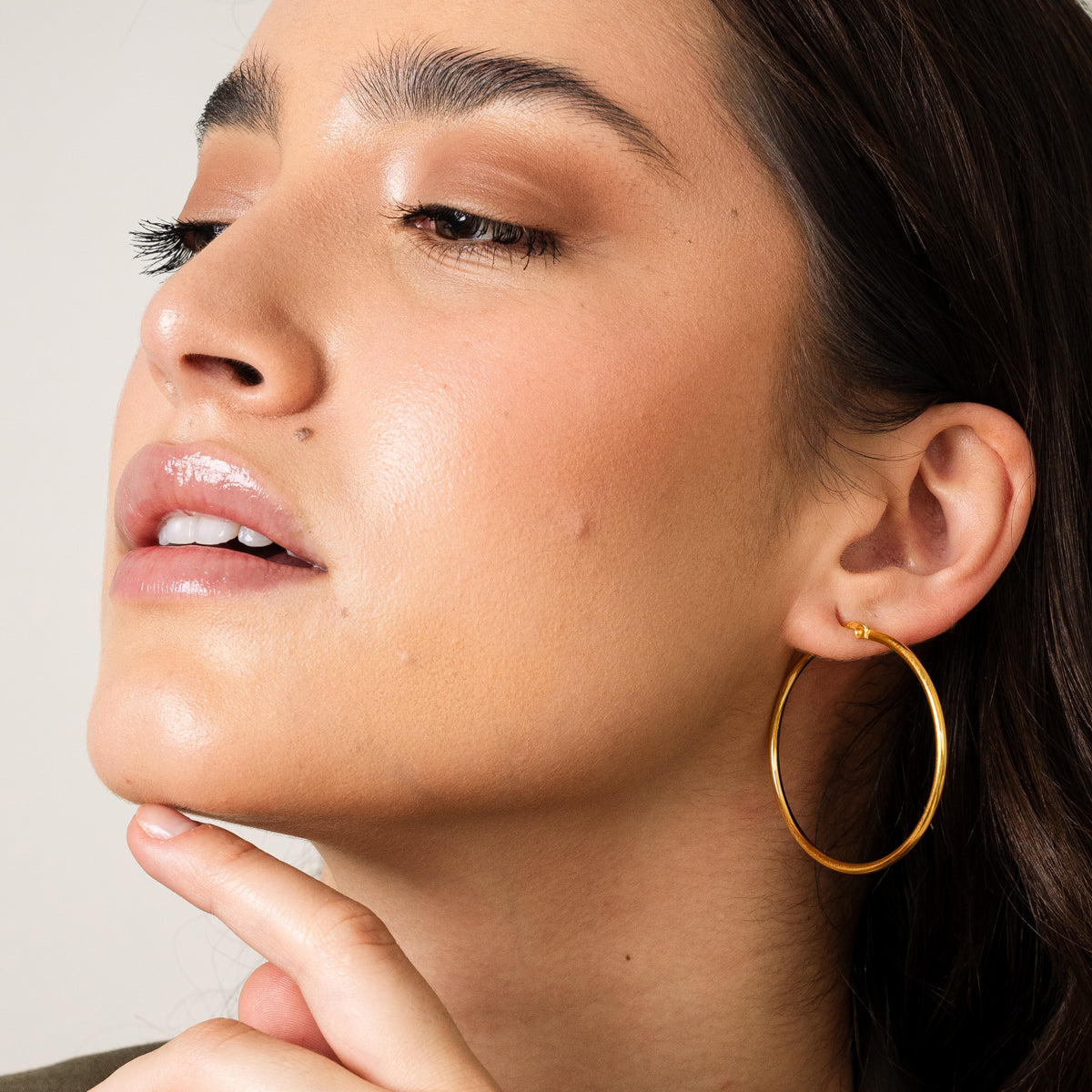 Camille – Stilvolle goldene Creolen