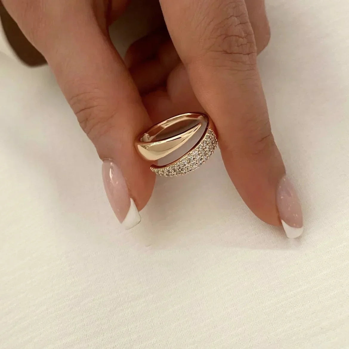 Irina – Gebogener Ring