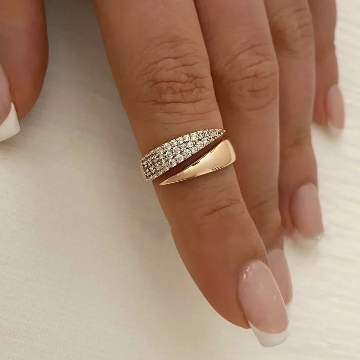 Irina – Gebogener Ring