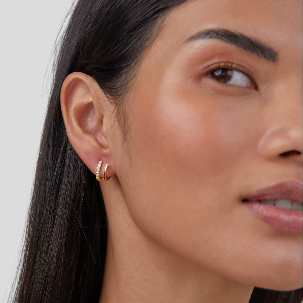 Zendaya – Ohrringe in Krallenform