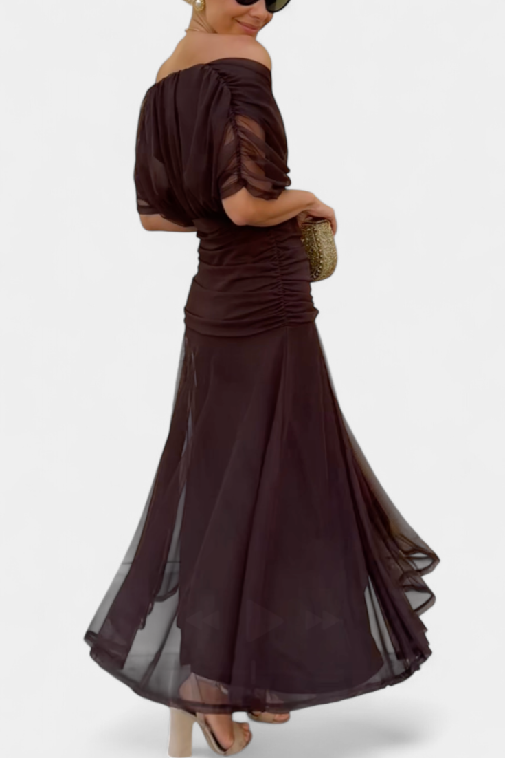 Celine - Elegante Off-Shoulder-Robe