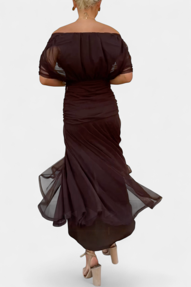 Celine - Elegante Off-Shoulder-Robe