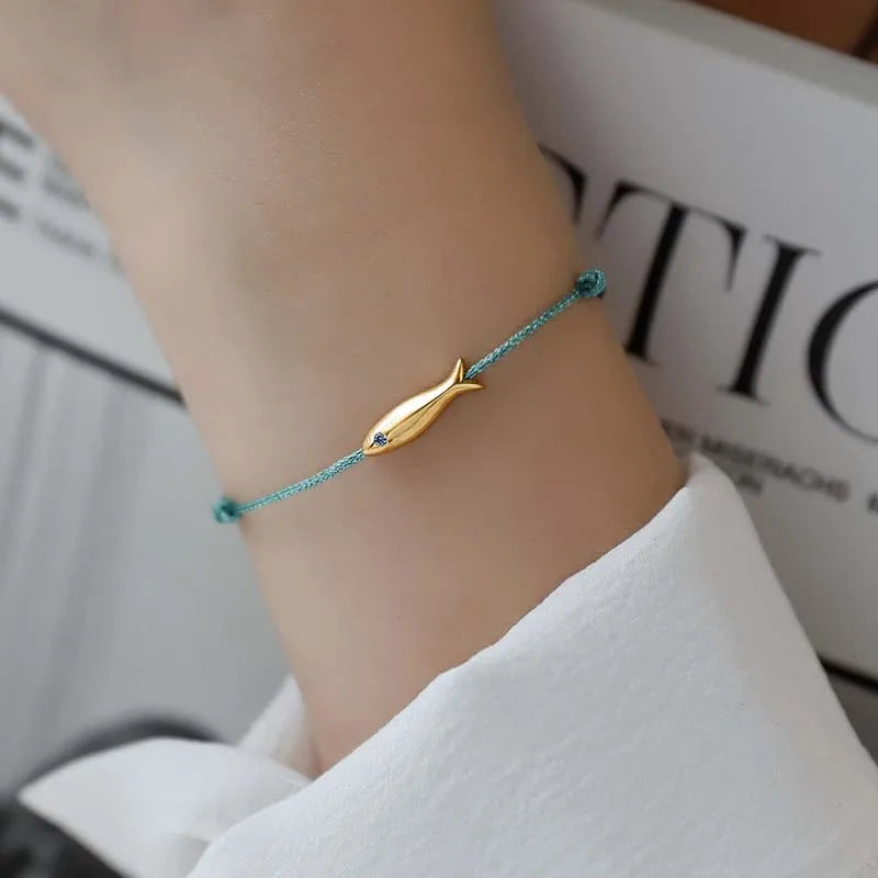 Solara – Zartes Glitzer-Fußarmband