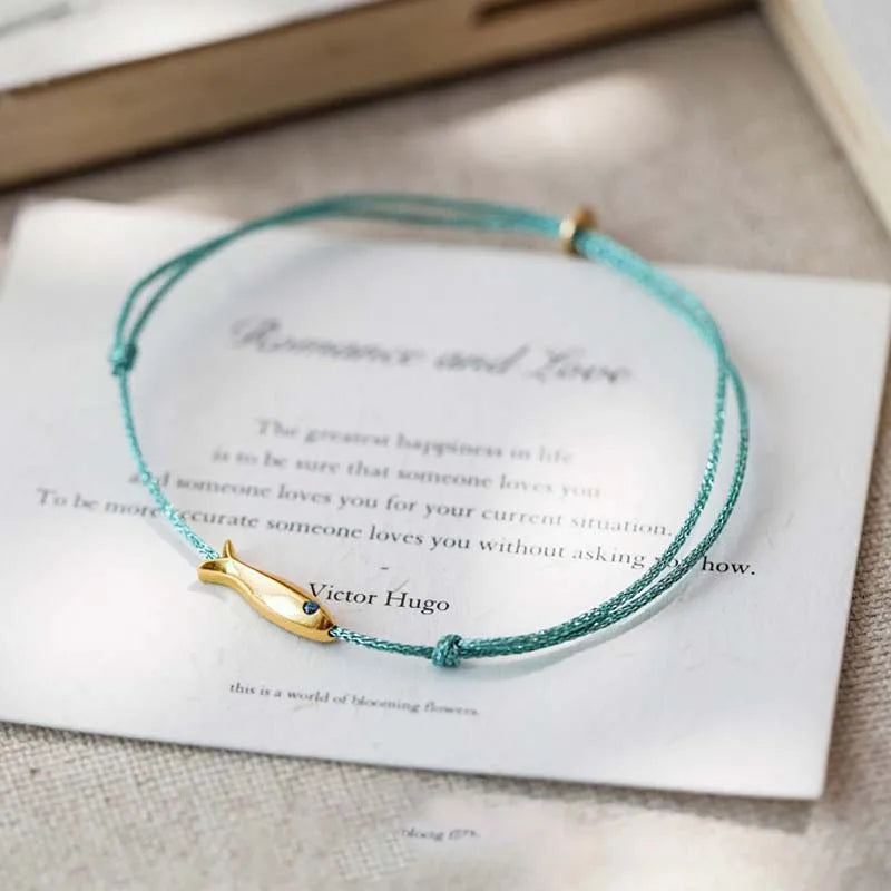 Solara – Zartes Glitzer-Fußarmband