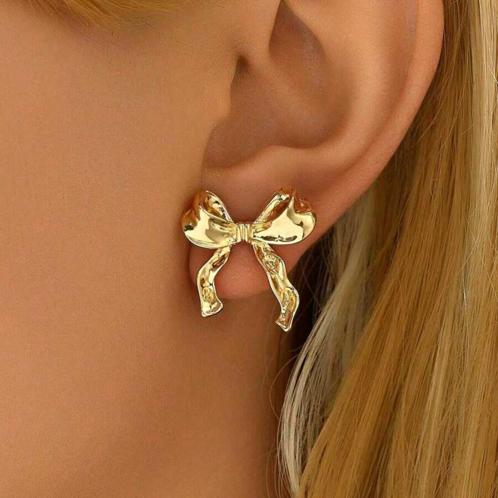 Ohrringe aus Weißgold mit Schleife - Knopfohrringe im Schleifenstil