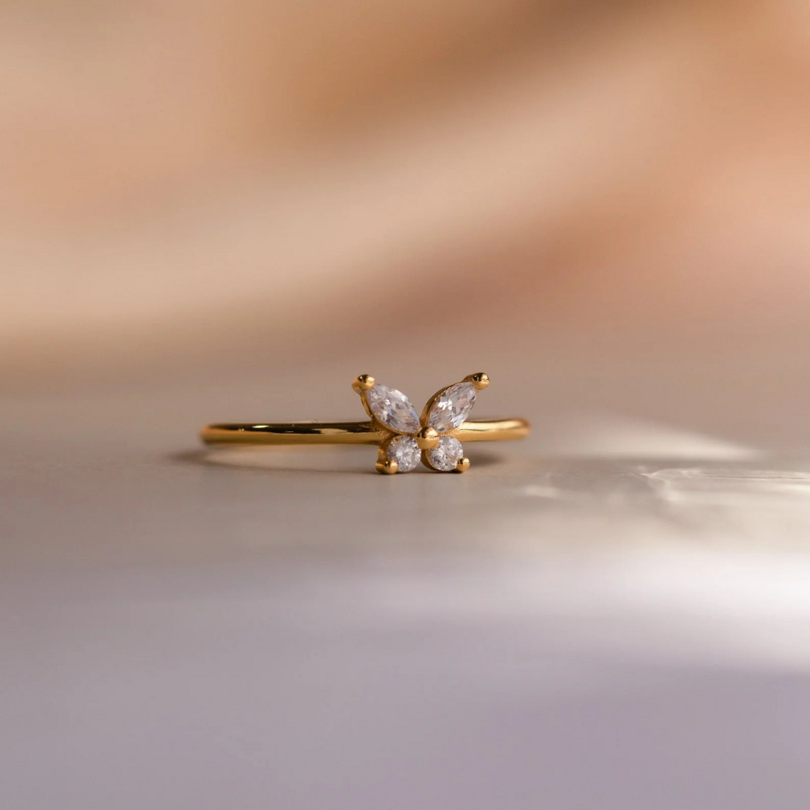 Schmetterlingsring – Zart und elegant