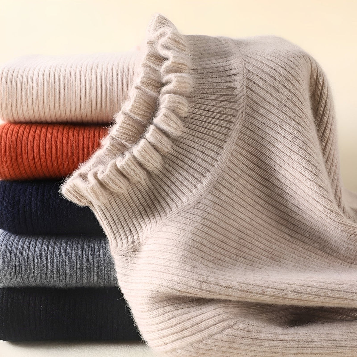 Alva - Eleganter Damenpullover mit Rollkragen