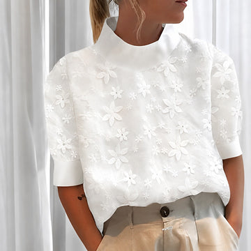 Julia - Damenbluse mit elegantem Kragen und Detail