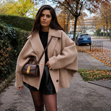 Elena - Weit geschnittene Jacke im zweireihigen Design