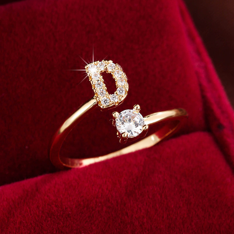 Nova – Stilvoller offener Ring mit Initiale