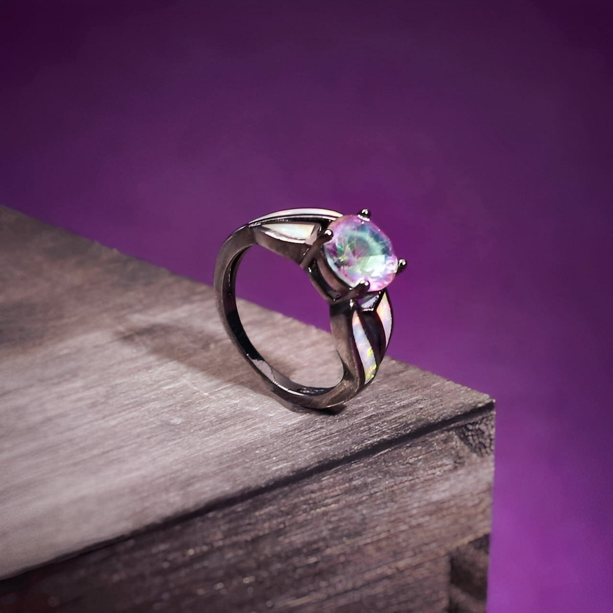 Mirella – Regenbogenring mit Opal und Topas