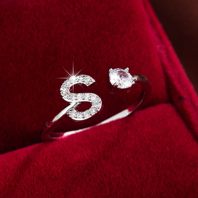 Nova – Stilvoller offener Ring mit Initiale
