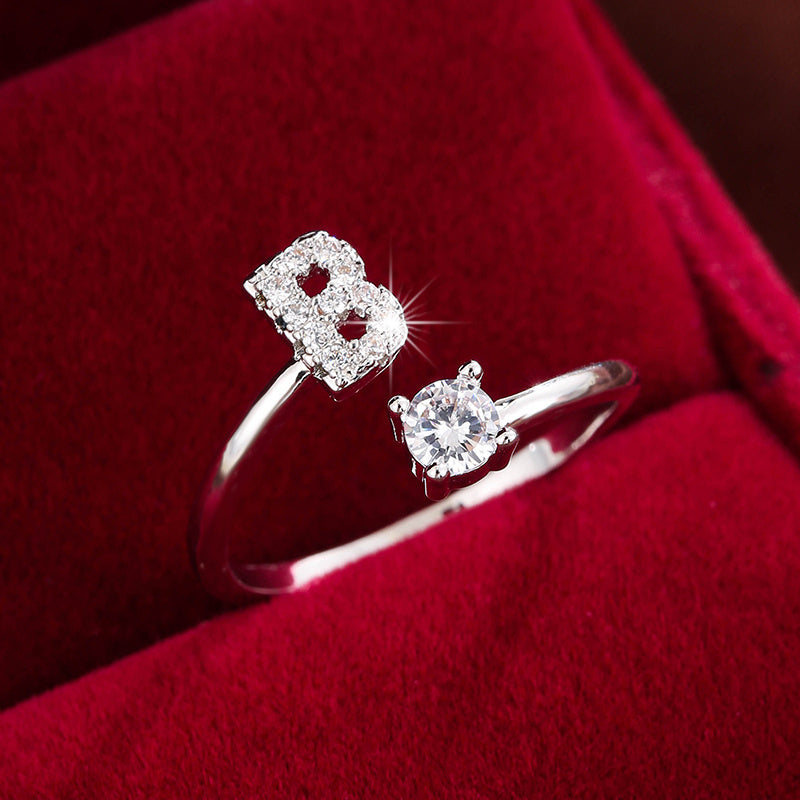 Nova – Stilvoller offener Ring mit Initiale