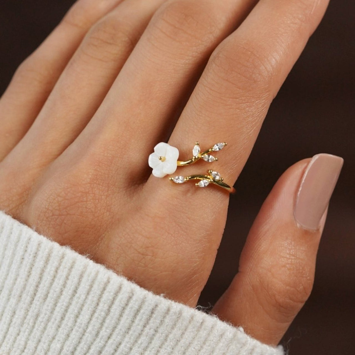 Wildblumenring mit floralem Design