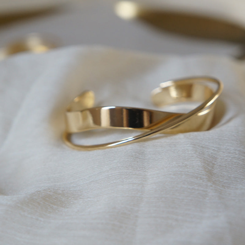 Liora – Minimalistisches, strahlendes Armband