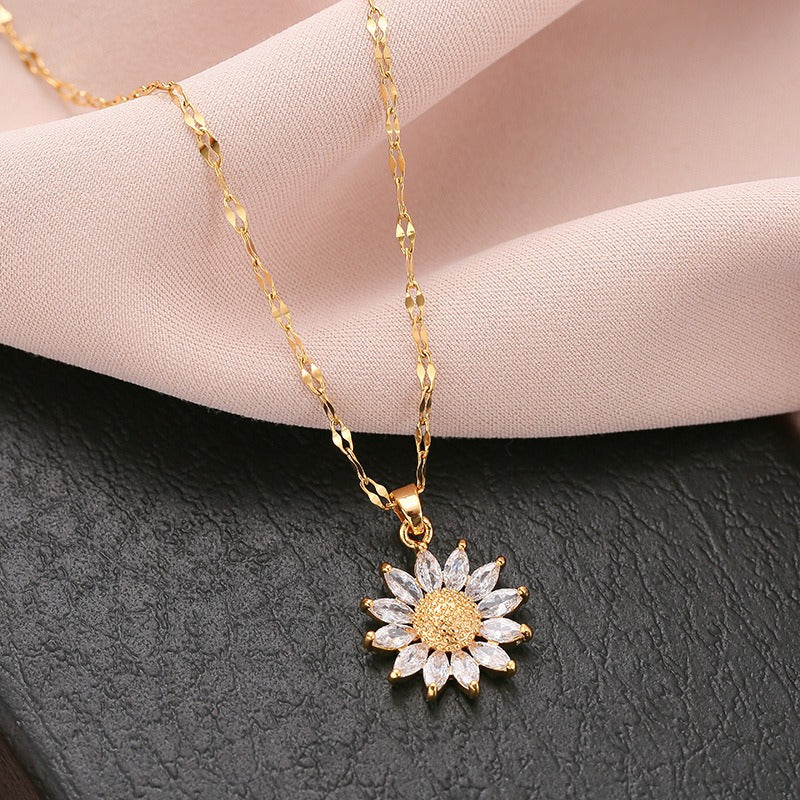 Jennie – Halskette mit Sonnenblumen-Anhänger
