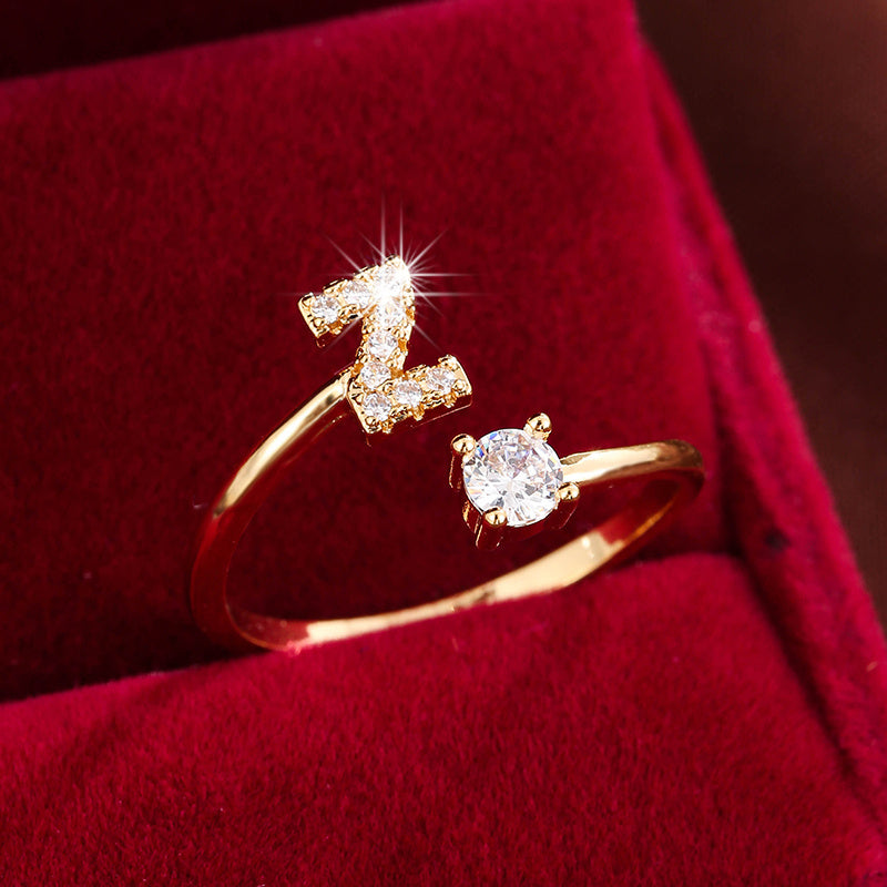 Nova – Stilvoller offener Ring mit Initiale