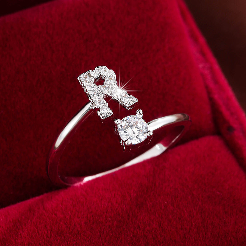 Nova – Stilvoller offener Ring mit Initiale