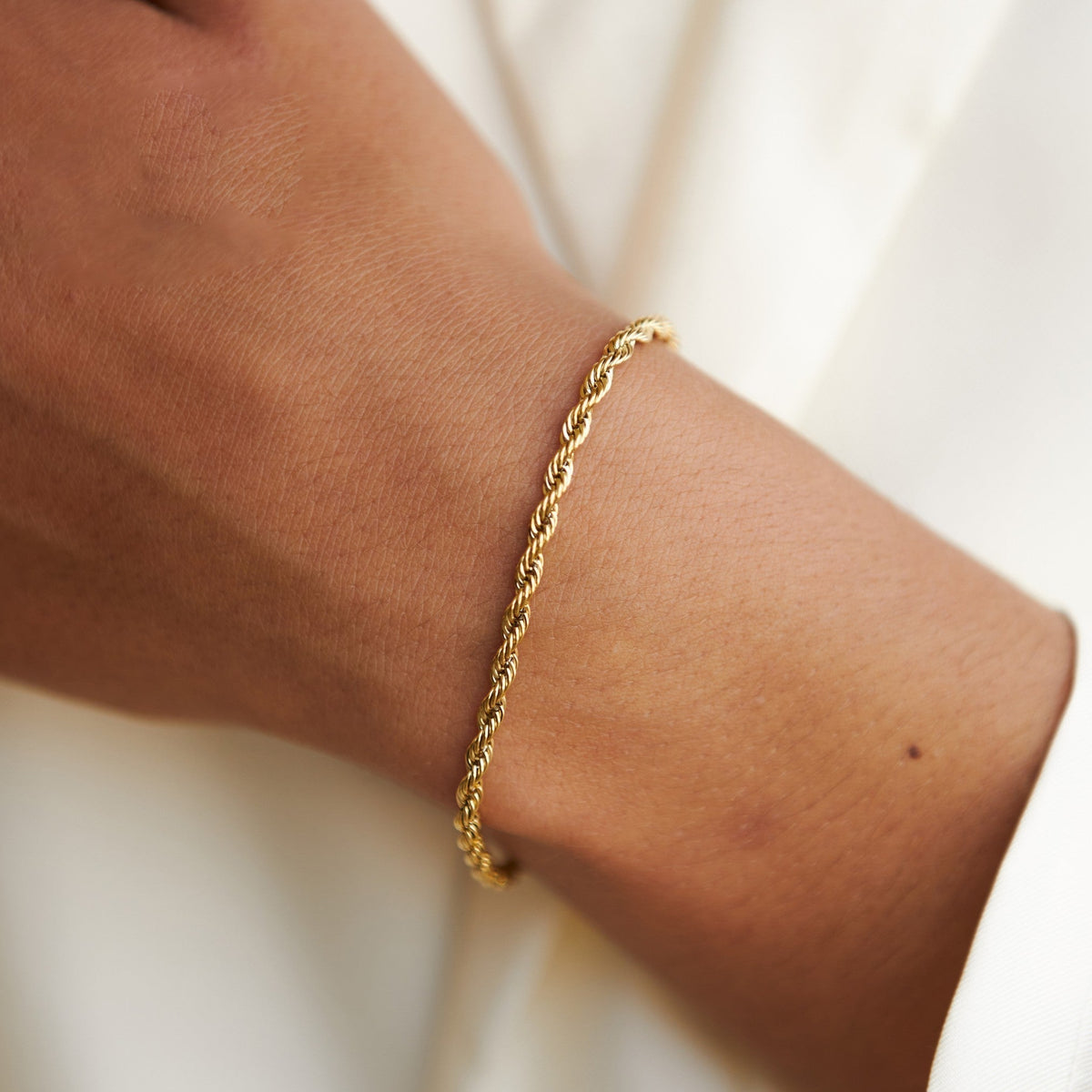 Calvi – Armband mit geflochtenem Kettendesign