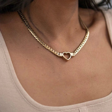 Ara – Herz-Halskette in Gold