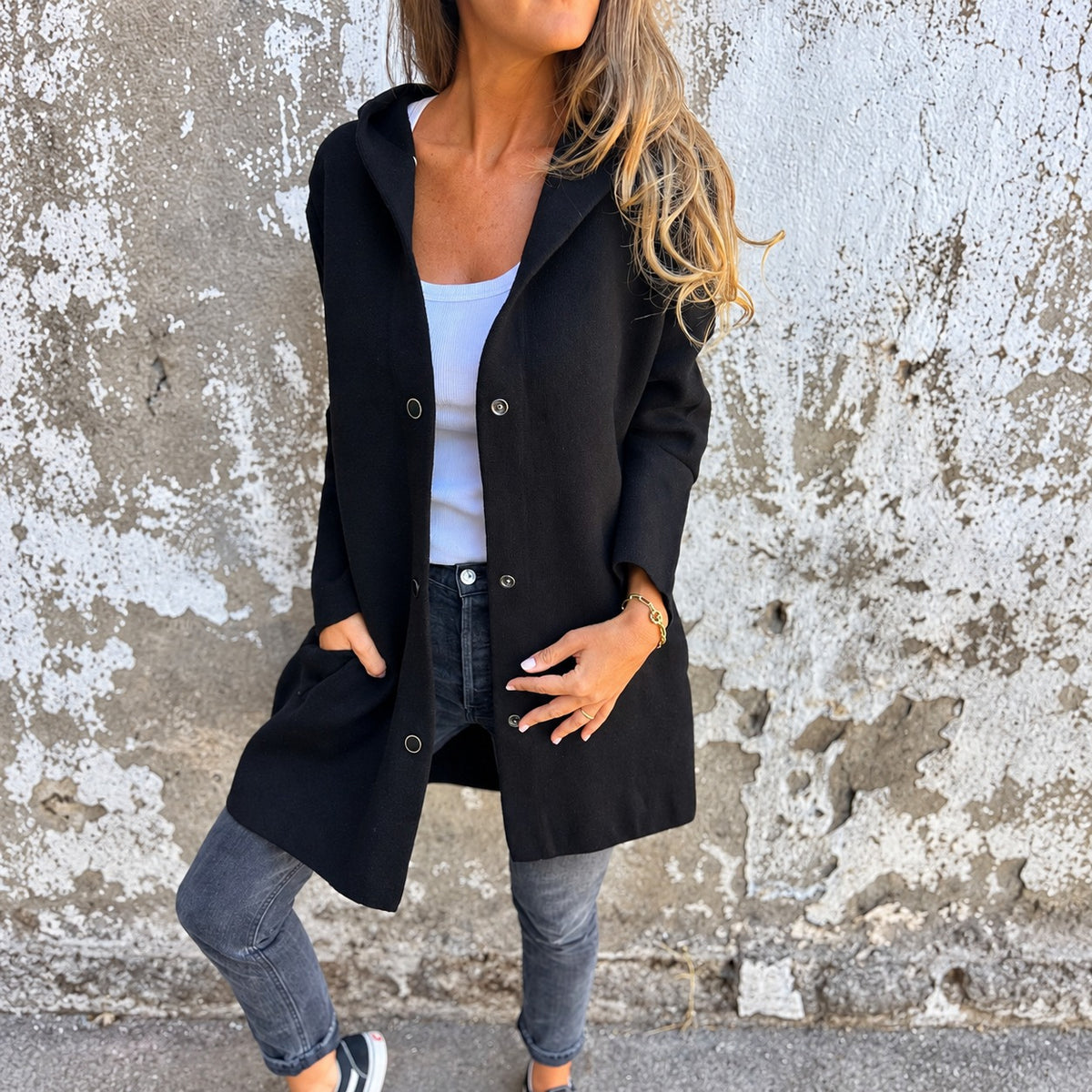 Damen lange Kapuzenjacke - Knopfverschluss, Relaxter Schnitt, Vielseitiges Design