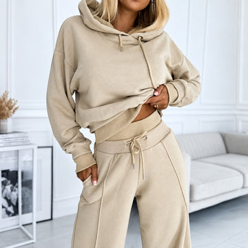 Damen Outfit-Set - Kapuzenpullover mit cropped Schnitt und Weite-Hose mit Elastbund