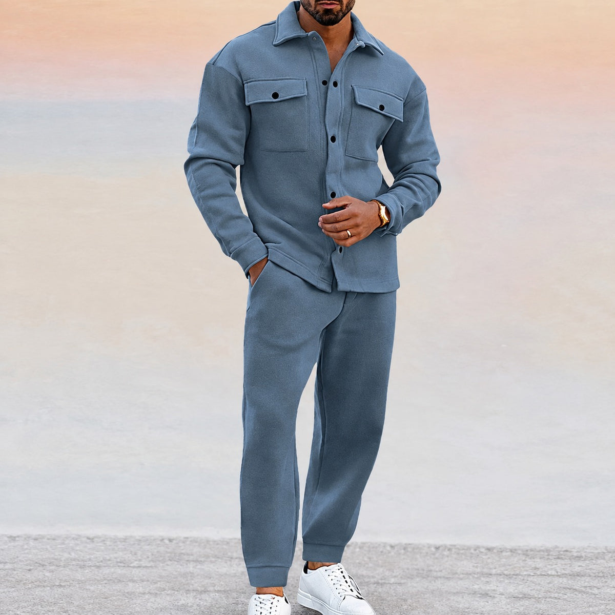 Herren-Set mit Freizeitjacke mit Knopfleiste und Jogginghose mit elastischem Bund