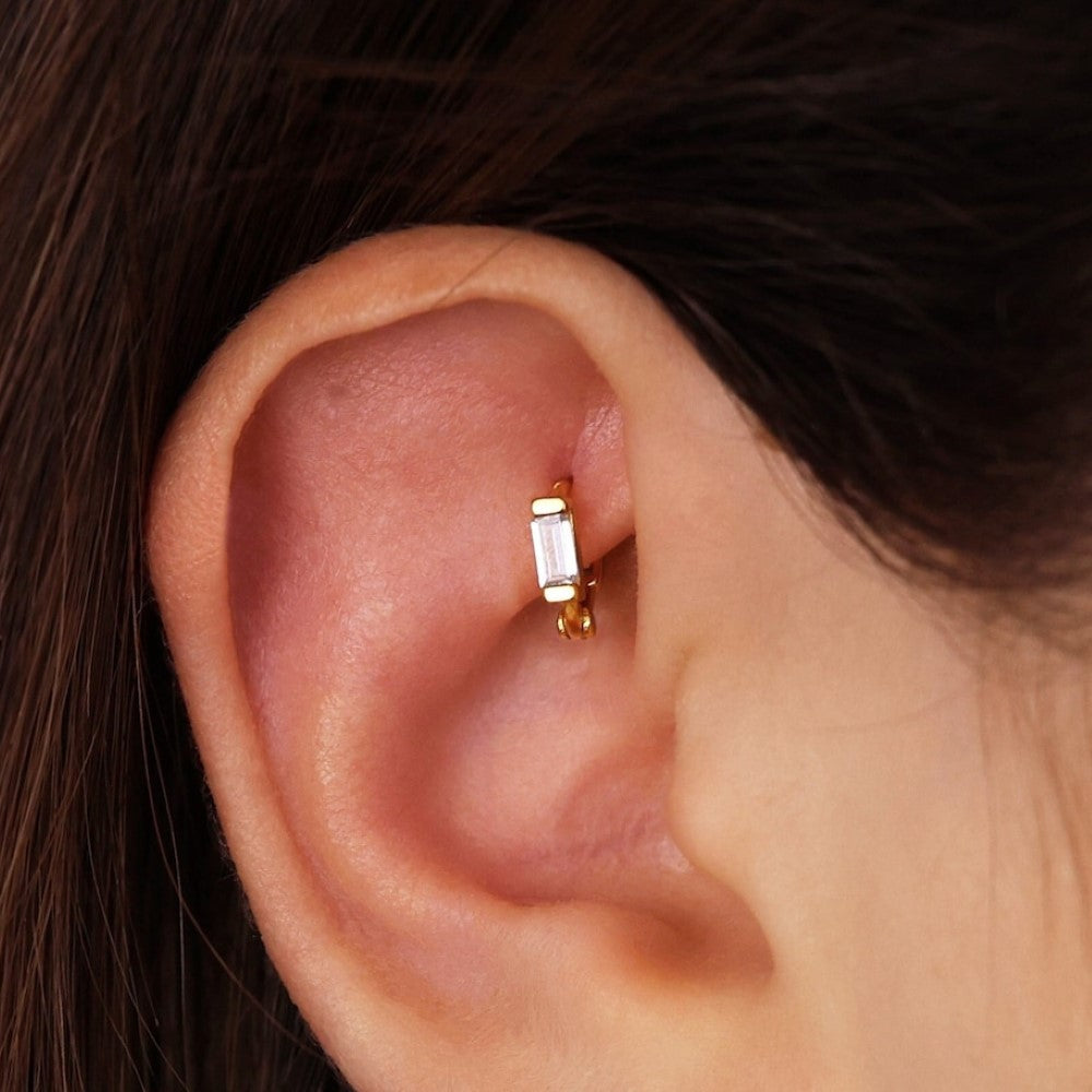 Baguette-Cartilage-Ohrringe mit Glanzdetails