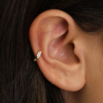 Baguette-Cartilage-Ohrringe mit Glanzdetails