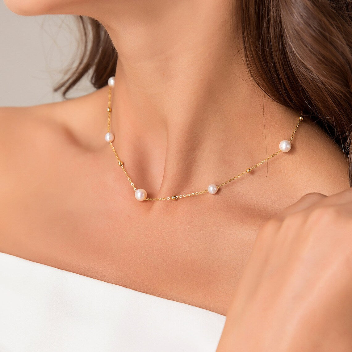 Kette aus Gold und Perlen - abwechselnd Perlen und Goldglieder