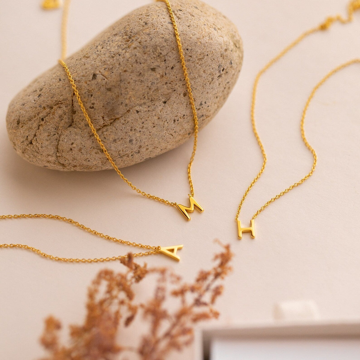 Feines Halsband mit Initialen - Stilvolles Halsband mit Buchstaben