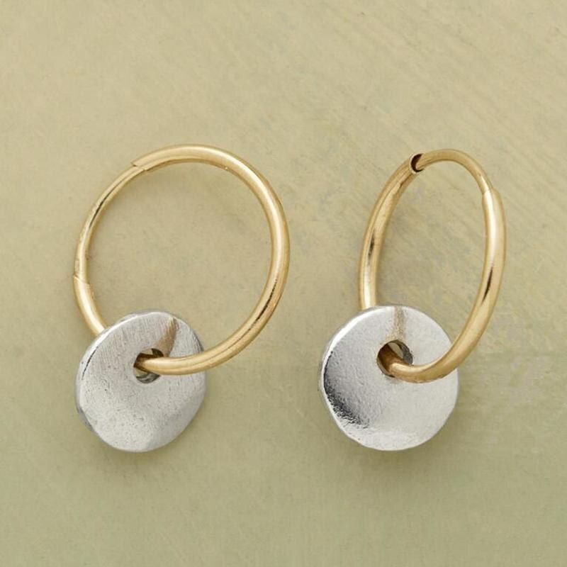 Seyna – Stilvolle Ohrringe mit goldenen und silbernen Ringen