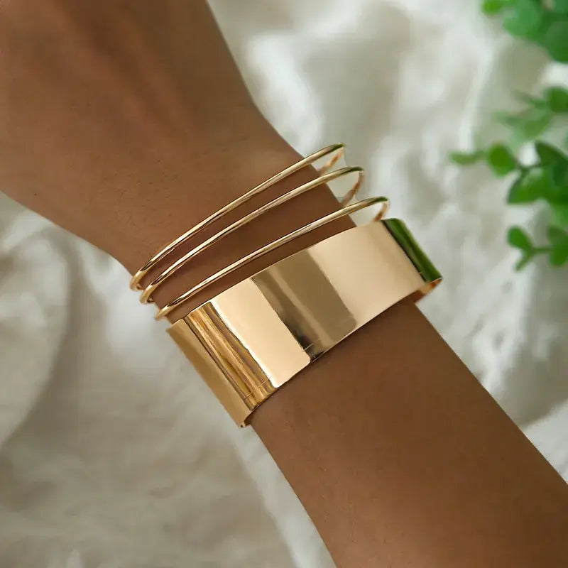 Yuki – Klassisches Vintage-Armband in Gold