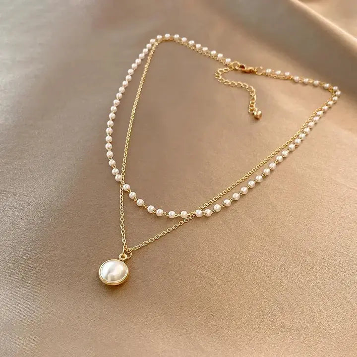 Auriane – stilvolle Perlen- und Goldkette-Halskette