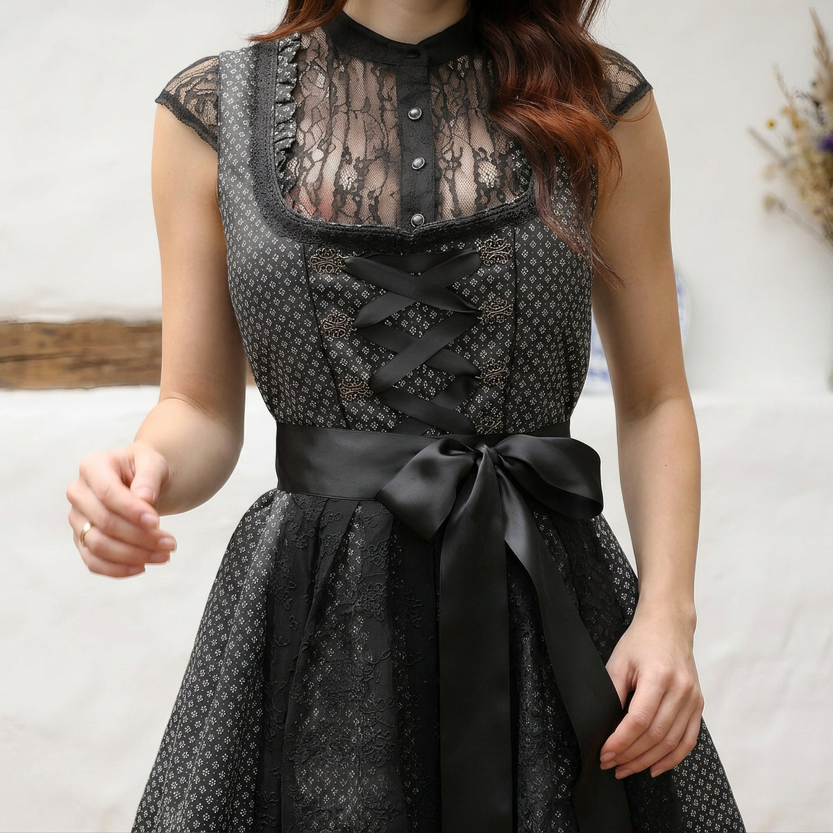 Yasmine - Stilvolles kurzes Dirndl für das Oktoberfest (Futter nicht enthalten)