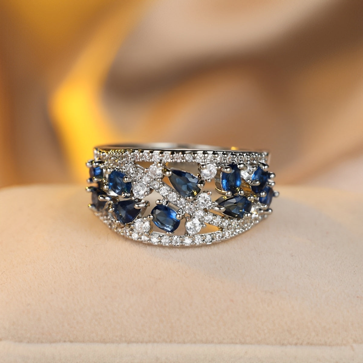 Julie – Vintage-Ring mit blauen Akzenten